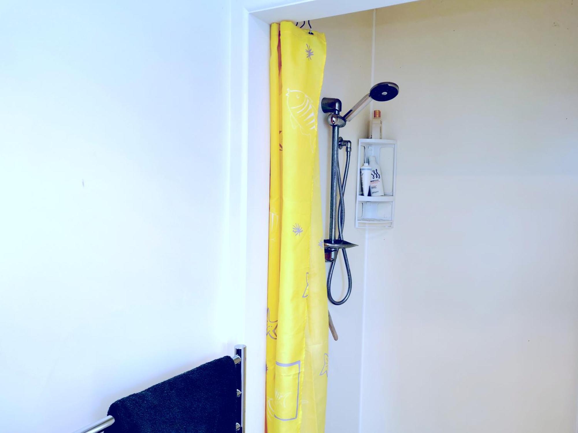 Separate Entry Guest Room With Private Bathroom In Forrest Hill Auckland Bagian luar foto